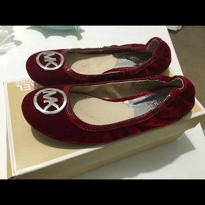 Red Velvet Flats